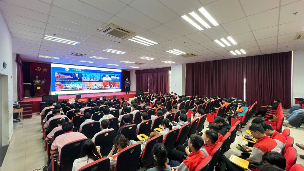 Vien Dong College Organizes Training Program: “Applying AI to Enhance Work Performance and Education”