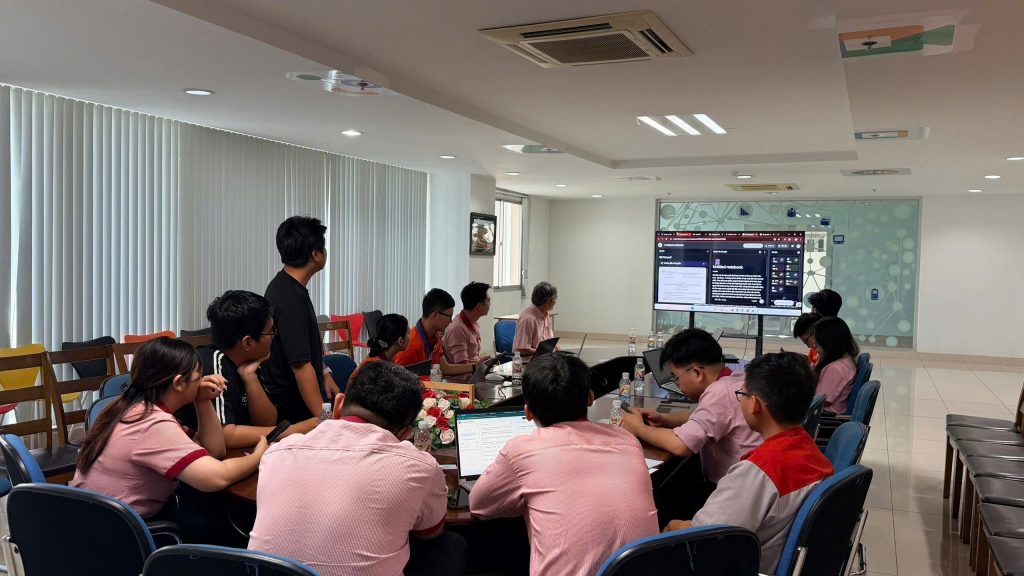 VIEN DONG COLLEGE ORGANIZES TRAINING ON AI APPLICATIONS AND INNOVATIVE TEACHING METHODS