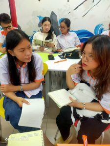 BUỔI SINH HOẠT CUỐI NĂM CÂU LẠC BỘ NGOẠI NGỮ: GẮN KẾT CÁC THẾ HỆ – LAN TỎA SẮC MÀU VĂN HÓA NĂM MỚI THẾ GIỚI