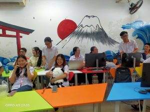 BUỔI SINH HOẠT CUỐI NĂM CÂU LẠC BỘ NGOẠI NGỮ: GẮN KẾT CÁC THẾ HỆ – LAN TỎA SẮC MÀU VĂN HÓA NĂM MỚI THẾ GIỚI