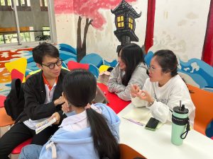 CÙNG SINH VIÊN KHOA NGOẠI NGỮ KHÁM PHÁ CÁC YẾU TỐ TRONG THSP