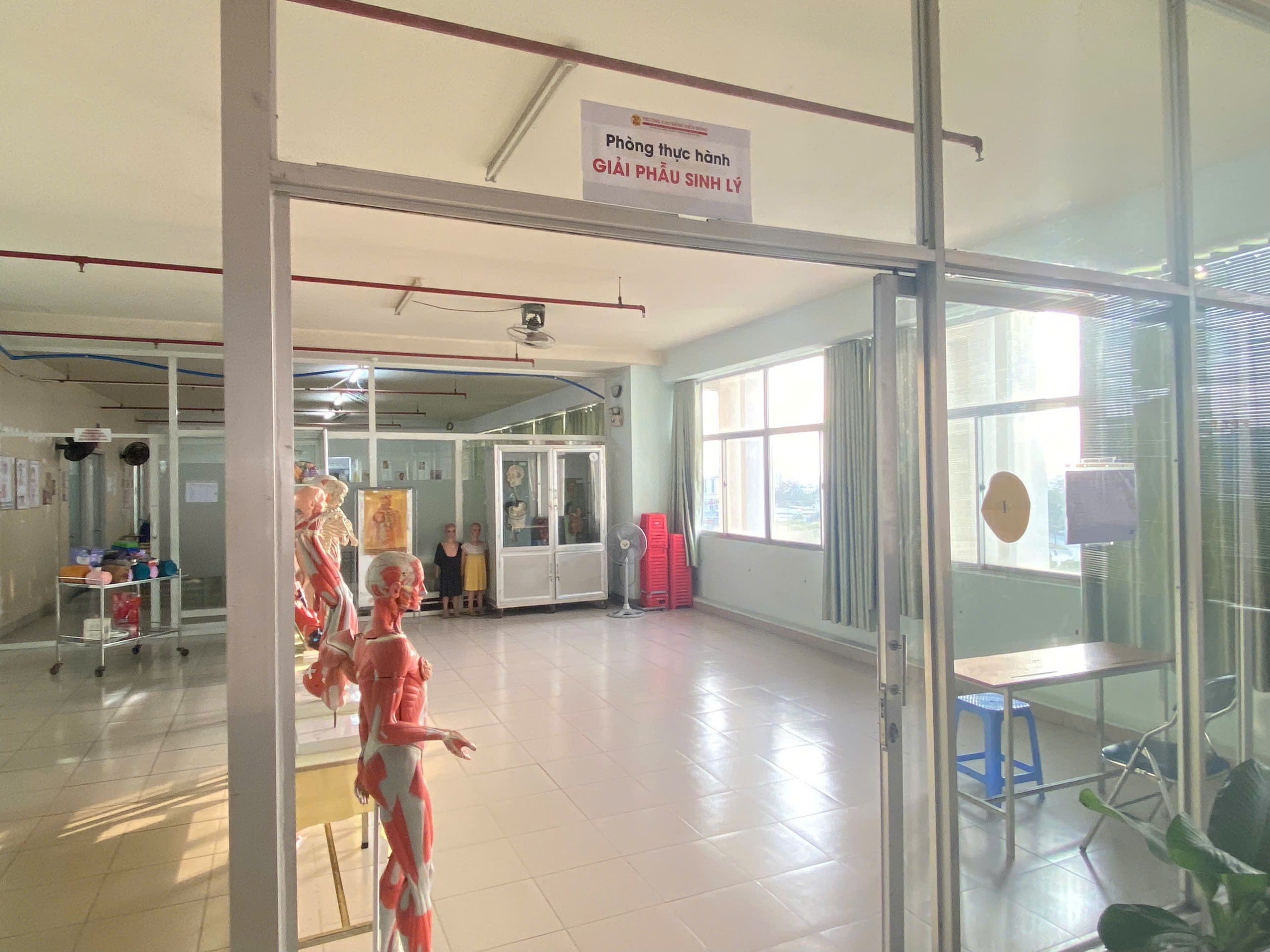 TRANG THIẾT BỊ HIỆN ĐẠI– NỀN TẢNG ĐÀO TẠO CHUẨN Y KHOA TẠI TRƯỜNG CAO ĐẲNG VIỄN ĐÔNG