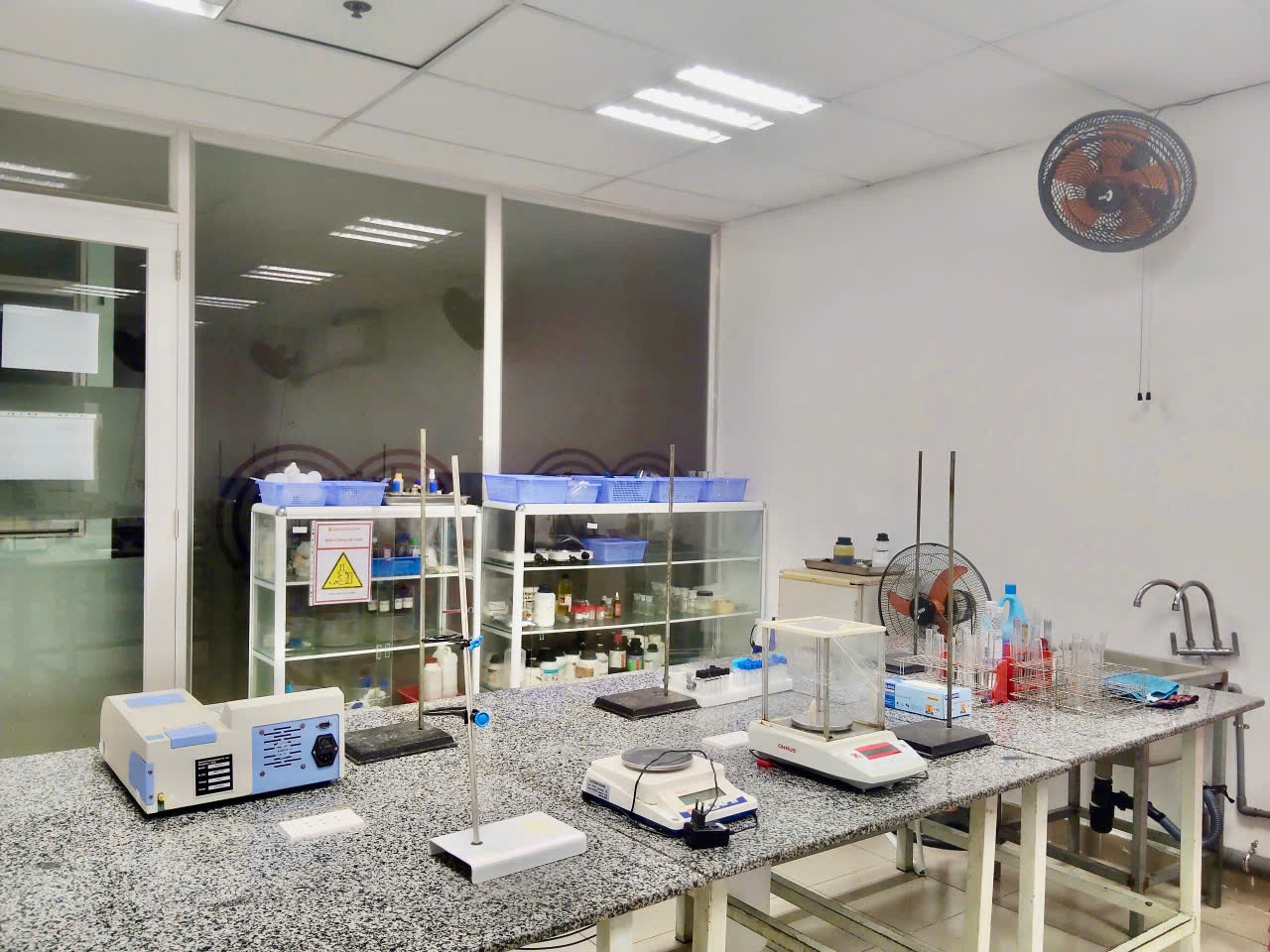 TRANG THIẾT BỊ HIỆN ĐẠI– NỀN TẢNG ĐÀO TẠO CHUẨN Y KHOA TẠI TRƯỜNG CAO ĐẲNG VIỄN ĐÔNG