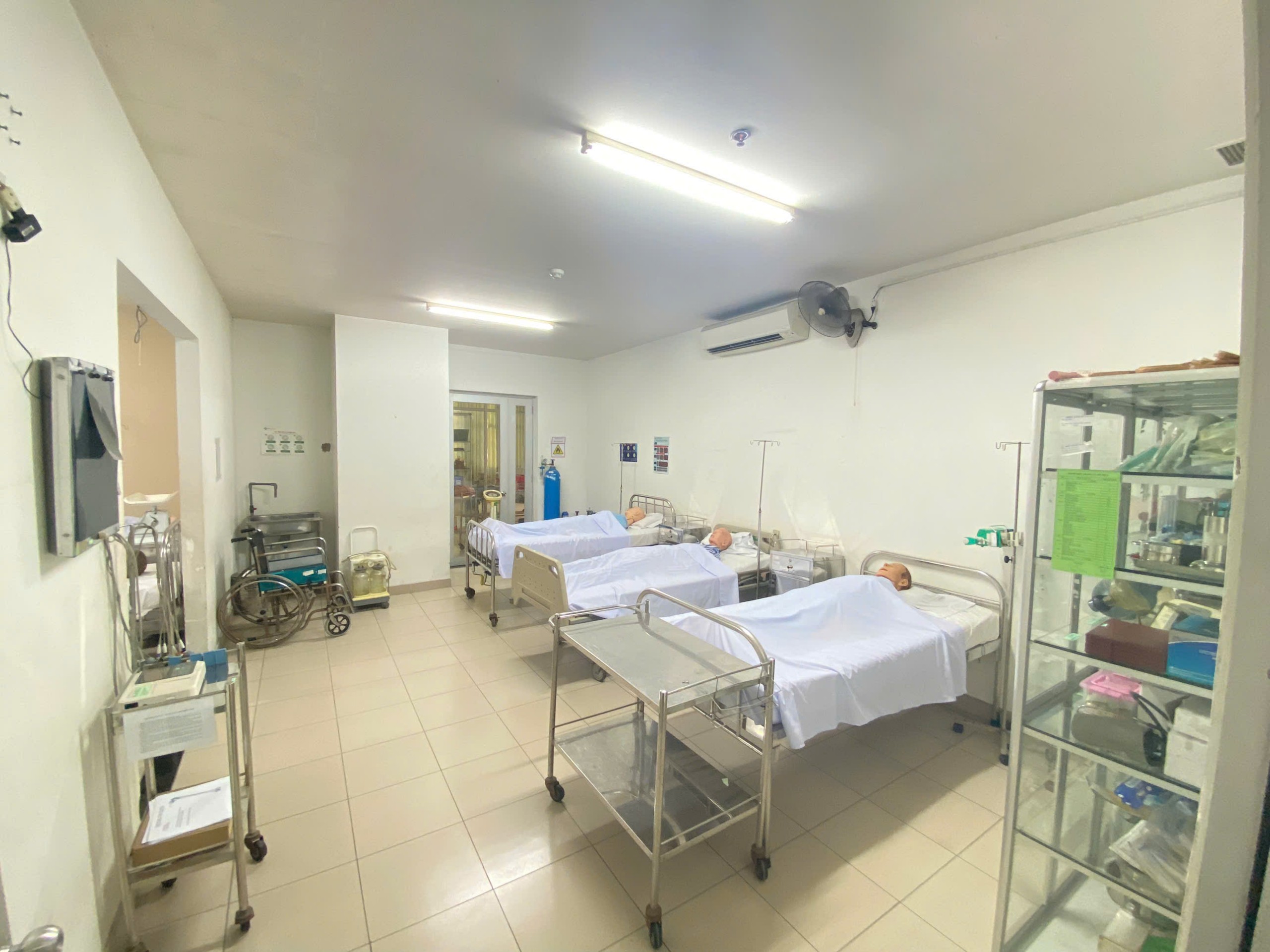 TRANG THIẾT BỊ HIỆN ĐẠI– NỀN TẢNG ĐÀO TẠO CHUẨN Y KHOA TẠI TRƯỜNG CAO ĐẲNG VIỄN ĐÔNG