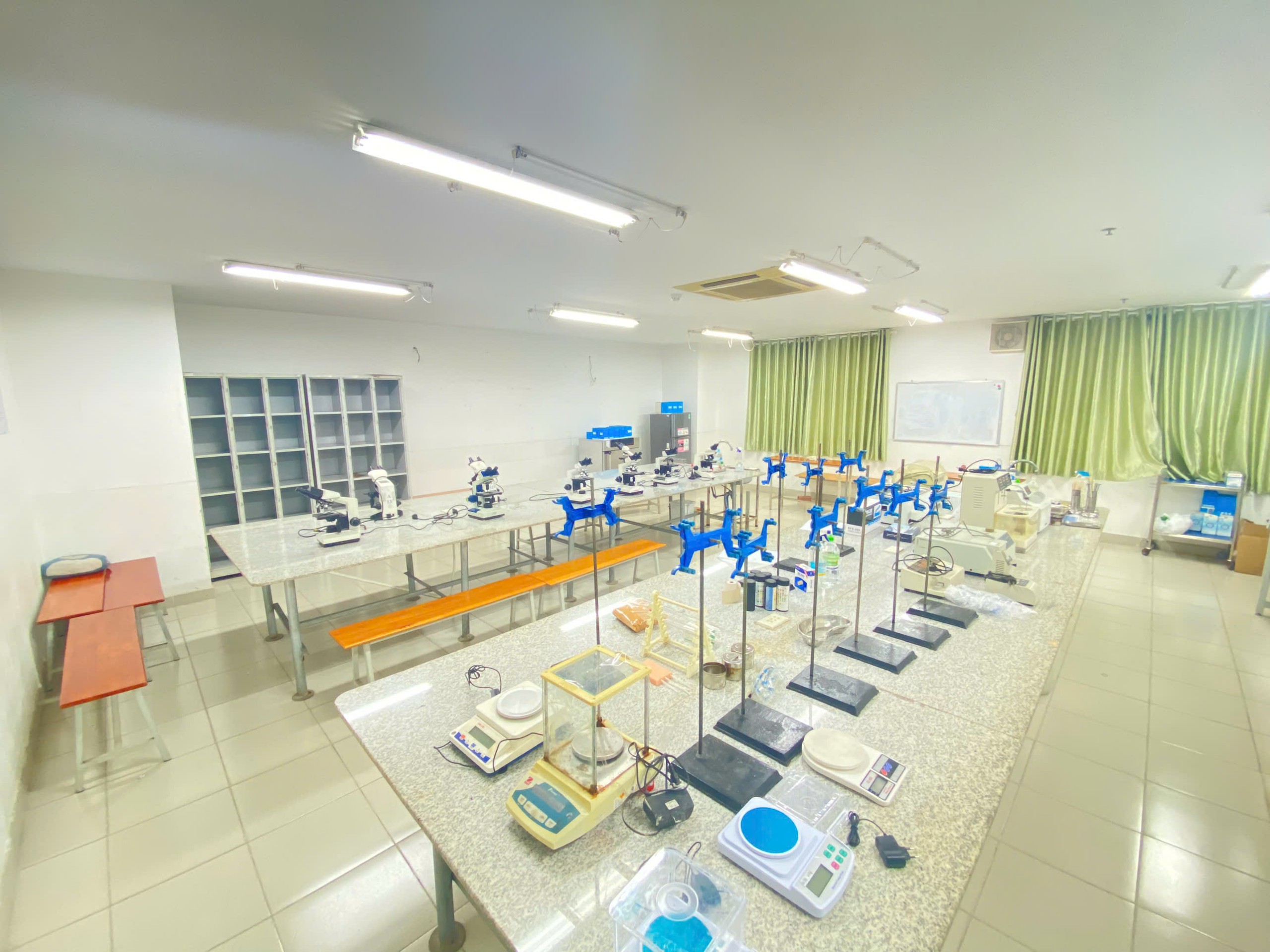 TRANG THIẾT BỊ HIỆN ĐẠI– NỀN TẢNG ĐÀO TẠO CHUẨN Y KHOA TẠI TRƯỜNG CAO ĐẲNG VIỄN ĐÔNG