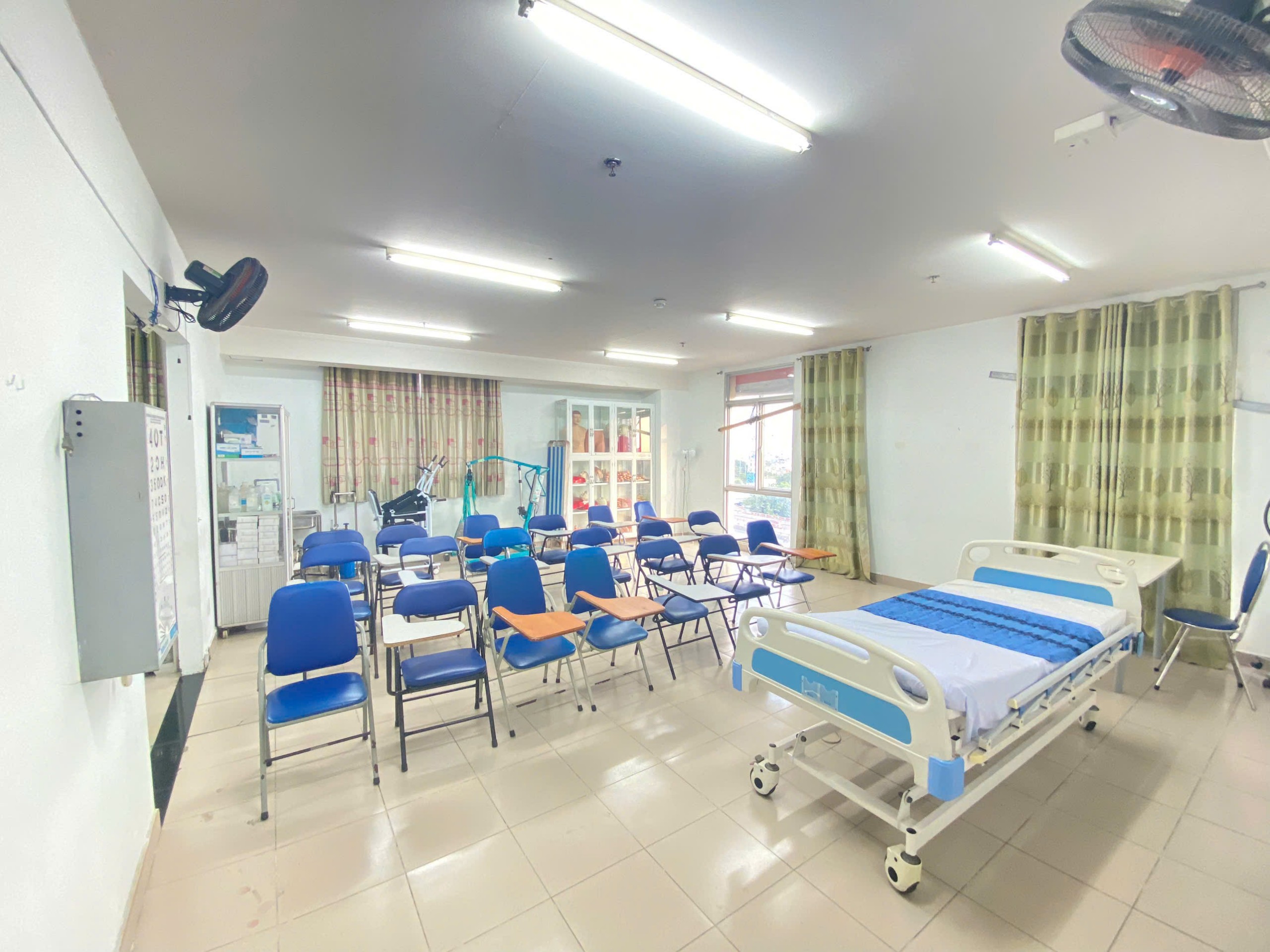 TRANG THIẾT BỊ HIỆN ĐẠI– NỀN TẢNG ĐÀO TẠO CHUẨN Y KHOA TẠI TRƯỜNG CAO ĐẲNG VIỄN ĐÔNG
