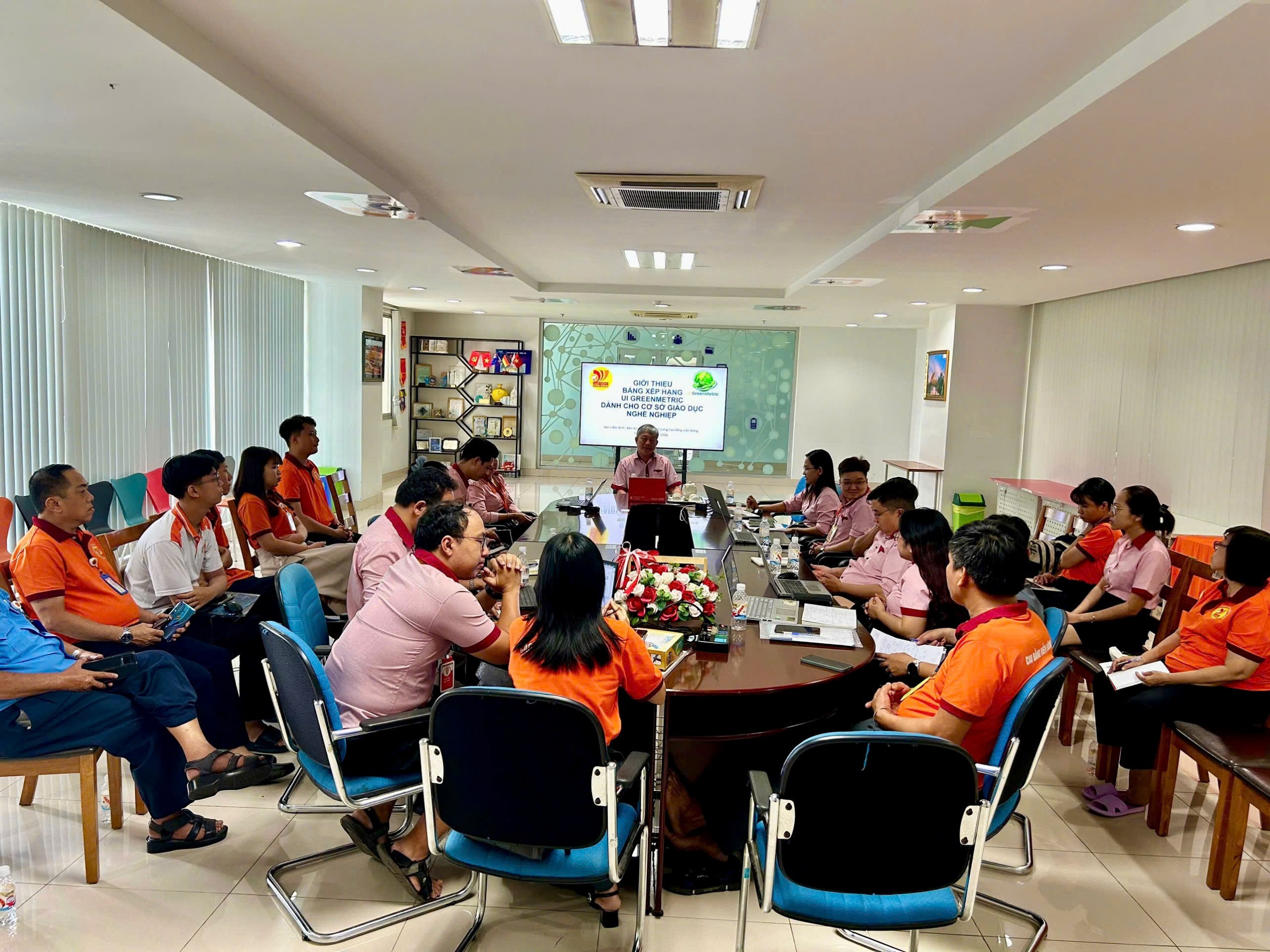 TẬP HUẤN TRIỂN KHAI UI GREENMETRIC 2026 TẠI TRƯỜNG CĐ VIỄN ĐÔNG