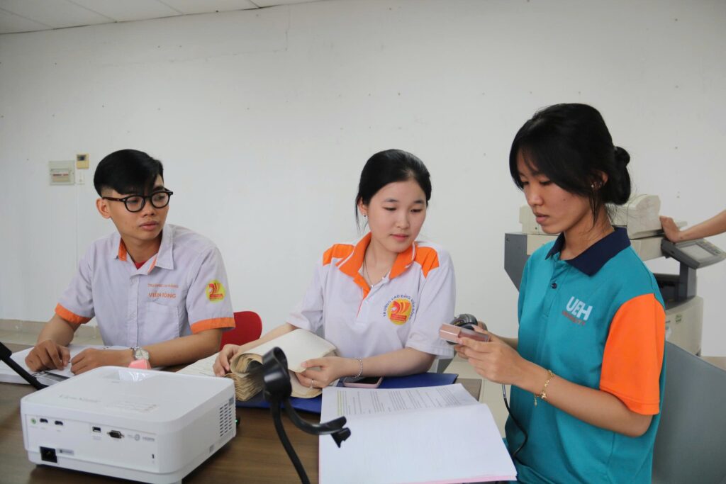 Học Logistics tại Cao đẳng Viễn Đông: Học thực tế, ứng dụng AI, làm việc ngay