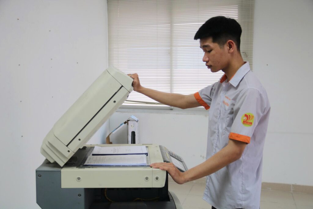 Học Logistics tại Cao đẳng Viễn Đông: Học thực tế, ứng dụng AI, làm việc ngay