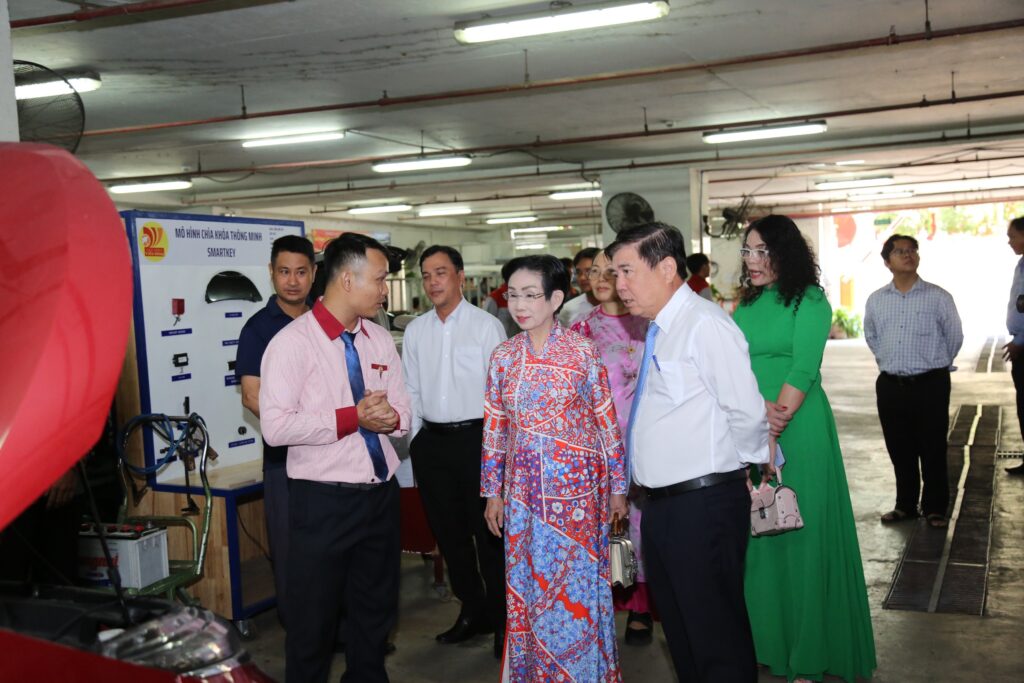 Cao đẳng Viễn Đông là trường đầu tiên, duy nhất nhận danh hiệu “Trường Cao đẳng Chất lượng cao”