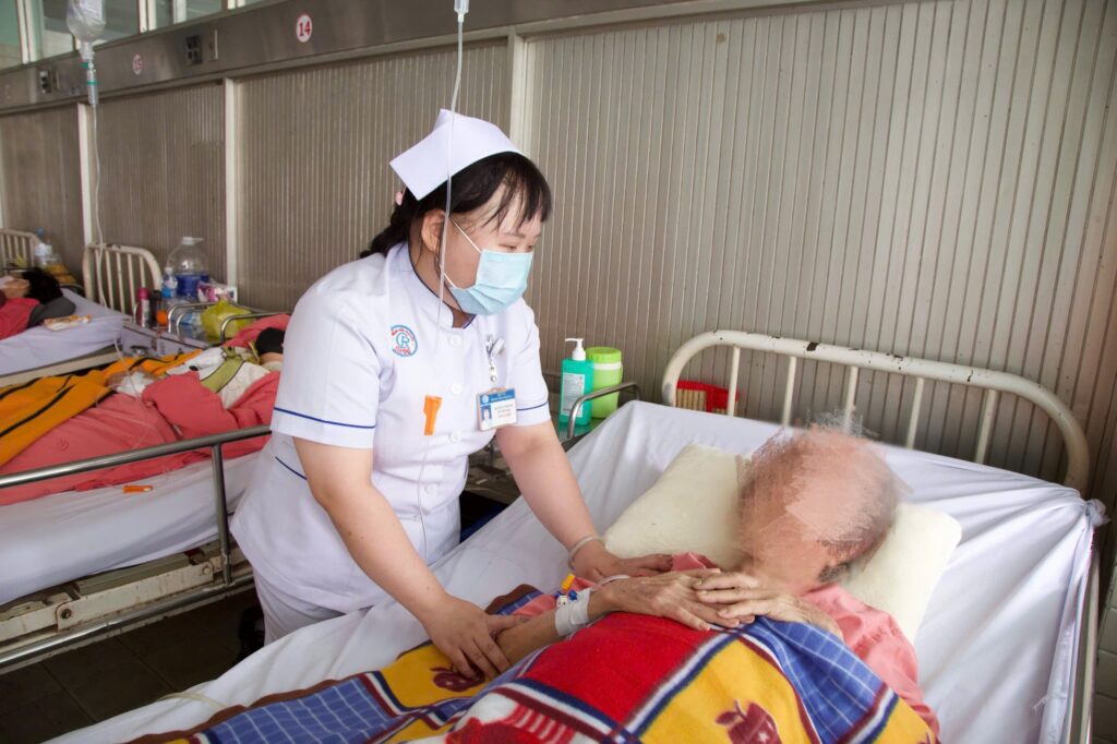 Cựu sinh viên Cao đẳng Viễn Đông và hành trình trở thành điều dưỡng tại Bệnh viện Chợ Rẫy
