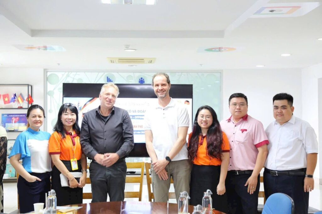TRƯỜNG CAO ĐẲNG VIỄN ĐÔNG CHÀO ĐÓN ĐOÀN GIẢNG VIÊN VÀ DU HỌC SINH TỪ TRƯỜNG THEODOR HEUSS – OFFENBACH (CHLB ĐỨC)