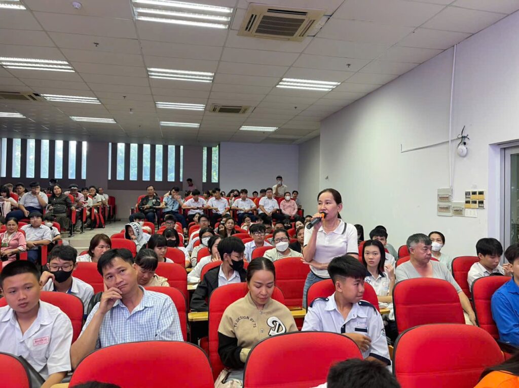 TRƯỜNG CAO ĐẲNG VIỄN ĐÔNG CHÍNH THỨC KHAI GIẢNG TUẦN HỌC ĐỊNH HƯỚNG ĐỢT 1 CHO TÂN SINH VIÊN HỆ 9+3+1