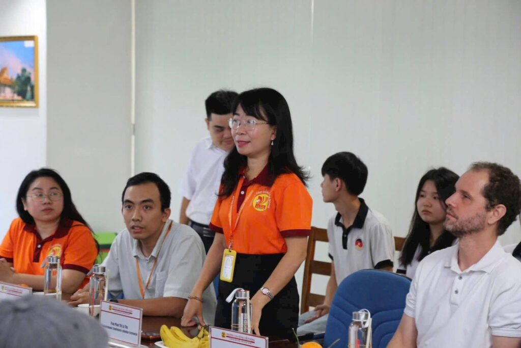 TRƯỜNG CAO ĐẲNG VIỄN ĐÔNG CHÀO ĐÓN ĐOÀN GIẢNG VIÊN VÀ DU HỌC SINH TỪ TRƯỜNG THEODOR HEUSS – OFFENBACH (CHLB ĐỨC)