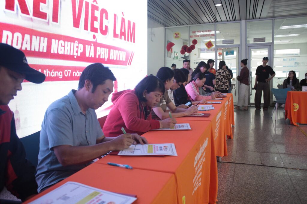 OPEN DAY 2026 – NGÀY HỘI “3 TRONG 1” BÙNG NỔ TẠI CAO ĐẲNG VIỄN ĐÔNG