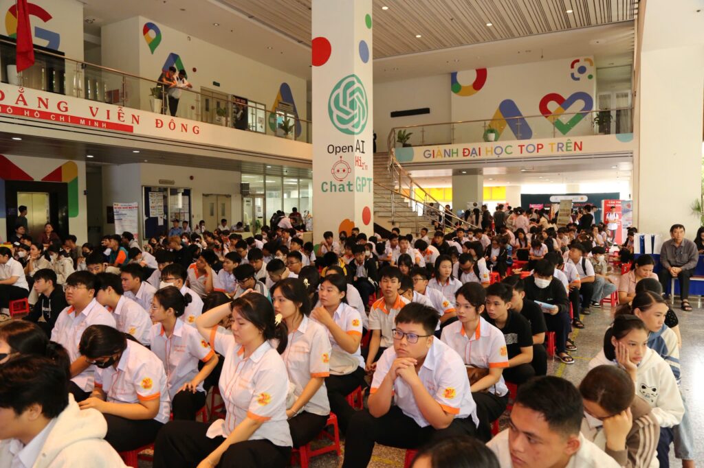 OPEN DAY 2026 – NGÀY HỘI “3 TRONG 1” BÙNG NỔ TẠI CAO ĐẲNG VIỄN ĐÔNG